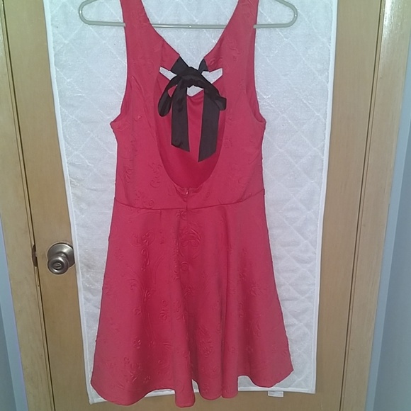 Dress - Picture 2 of 3